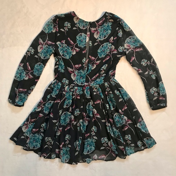 ⭐️Host Pick⭐️ SIZE 2 KIMCHI BLUE FLORAL DRESS - Picture 7 of 10